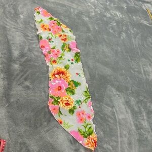 Vintage bright floral ponytail tie lettuce edged